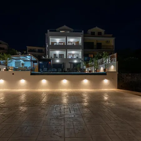 Paladium Lägenhet Trogir